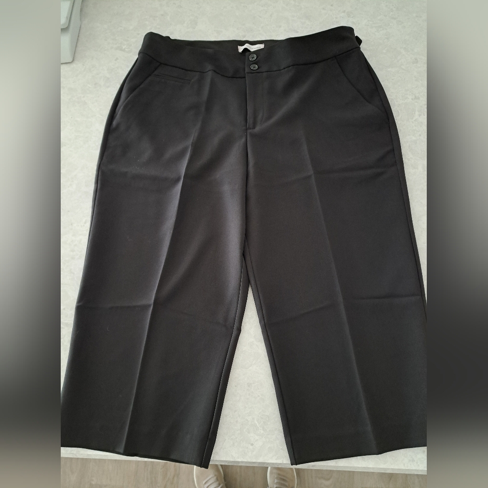 Christopher & Banks Black Cropped Pant Size 14